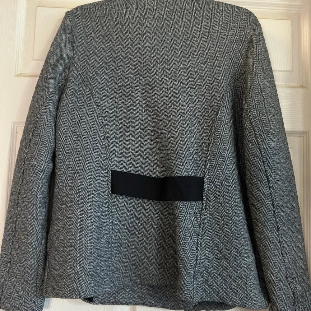 EUC CAbi‎ Women's Full Zip Herringbone Quilted Moto Jacket in Gray Size L